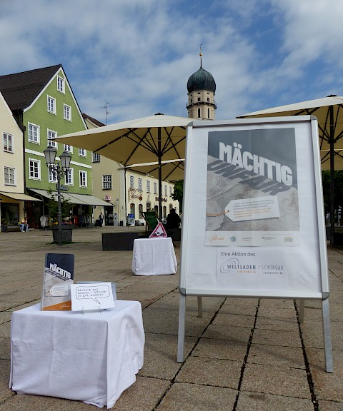 Ausstellung zum Weltladentag in Schongau
